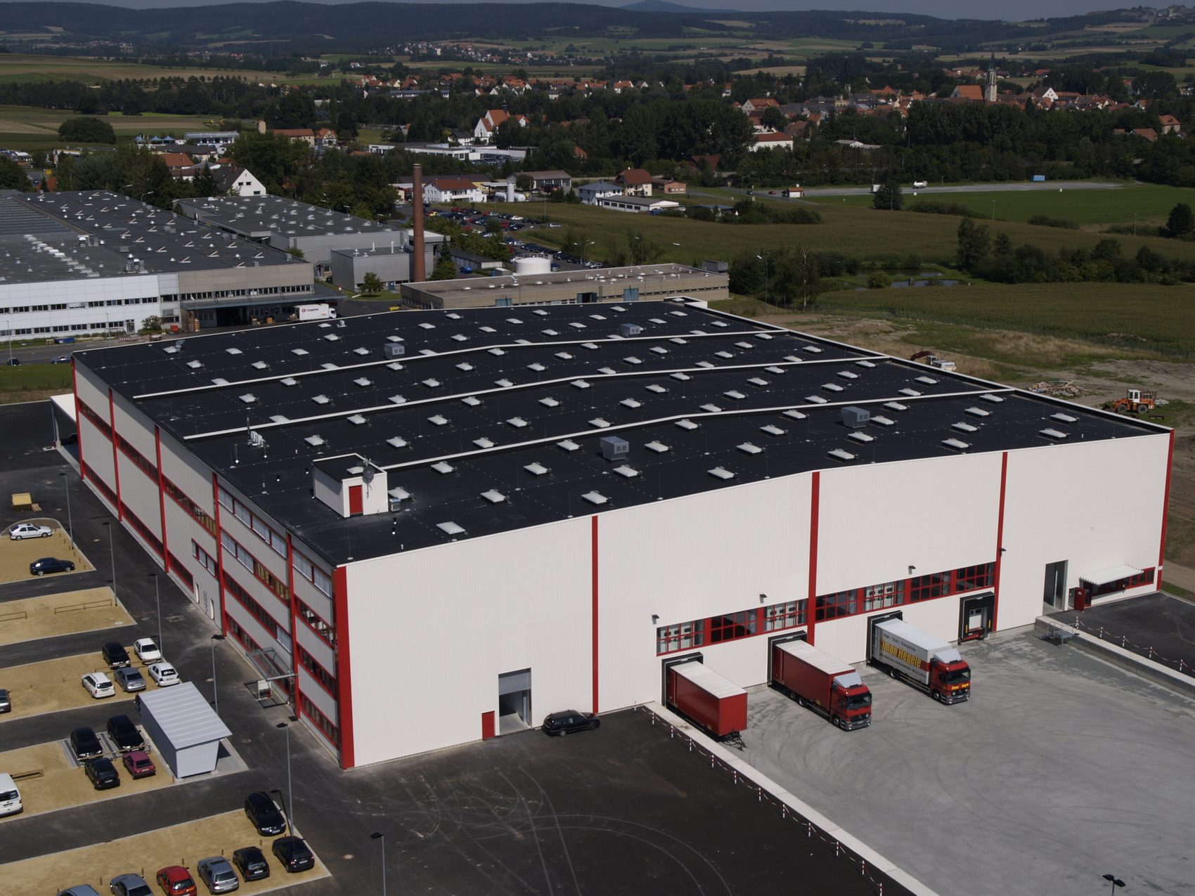 Industriehalle mit RWA-Anlage von Bittermann